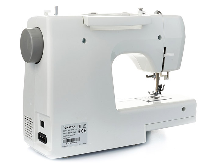 Электромеханическая швейная машина CHAYKA NEW WAVE 750