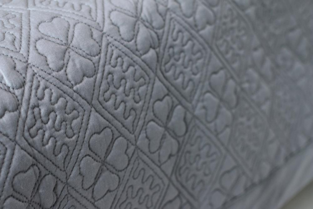 Простыня стеганая GOCHU Clover K 170*210 угольный