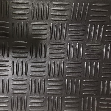 Резиновая накладка на ступени 75x25