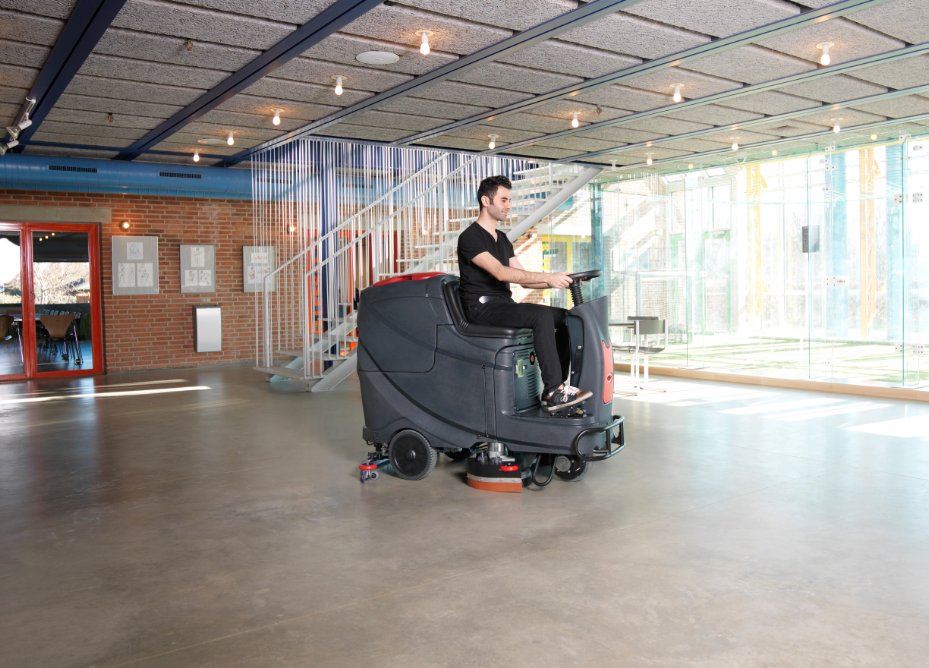 Поломоечная машина c местом для оператора AS710R-CN