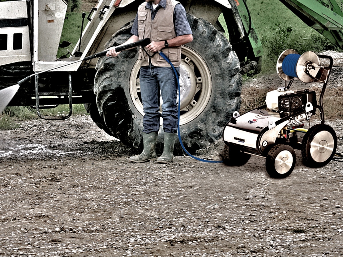 Мойка высокого давления без подогрева воды с бензиновым двигателем MAGNUM 330/23-4S