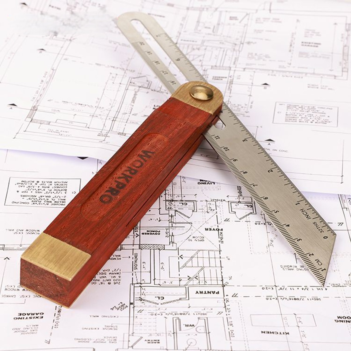 Малка 230 мм  с деревянной ручкой  WORKPRO