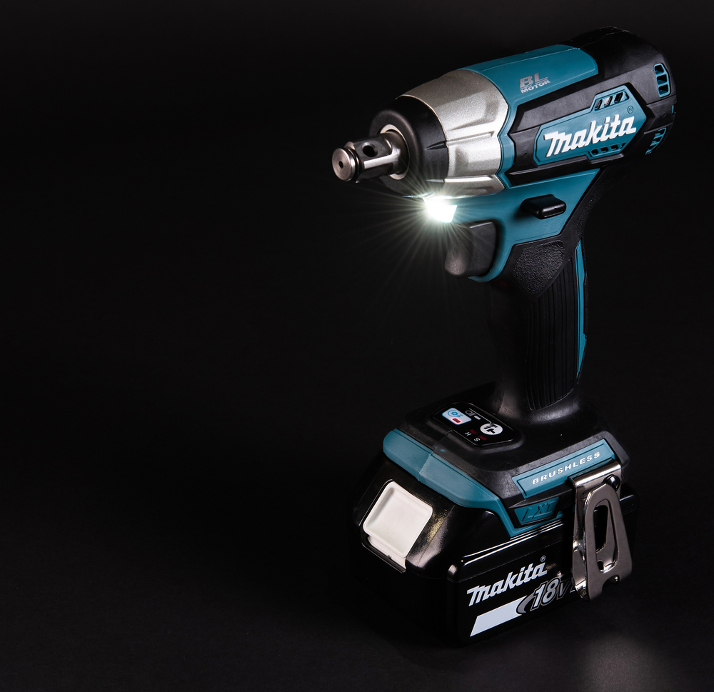 Гайковерт ударный аккумуляторный Makita DTW181Z LXT 18В, 1/2\", 210 Нм, 0 – 2400 об/мин, без акб и ЗУ