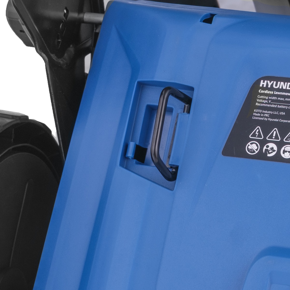 Самоходная аккумуляторная газонокосилка Hyundai LA 4047 без АКБ и ЗУ