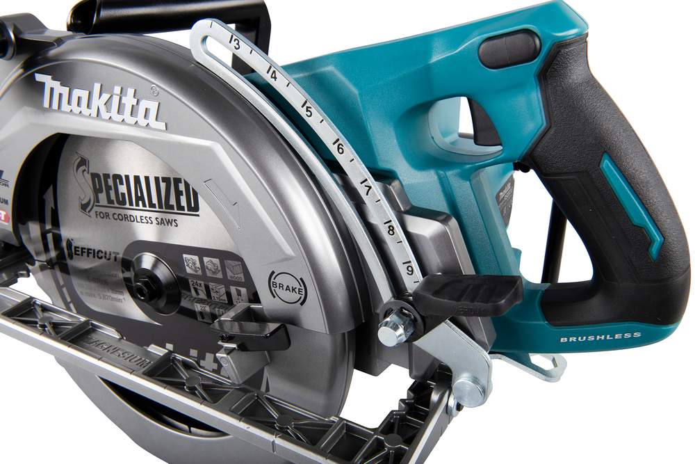 Пила дисковая аккумуляторная с задней рукояткой Makita RS002GZ XGT 40В, 260 мм, 4000 об/мин, без акб и ЗУ