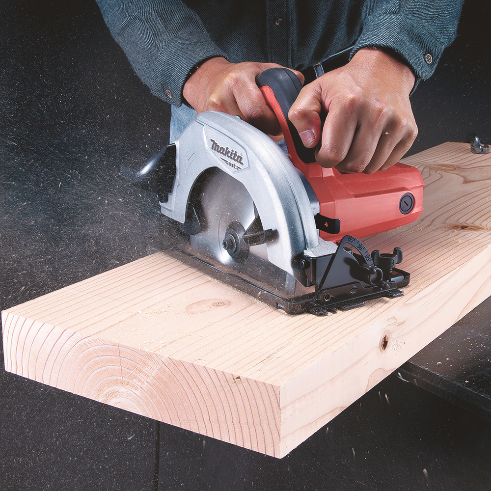 Пила дисковая электрическая Makita M5802 1050 Вт, 4900 об\м, 190 мм