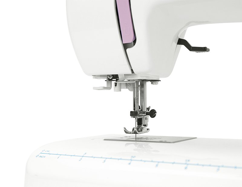 Электромеханическая швейная машина Janome HD1015