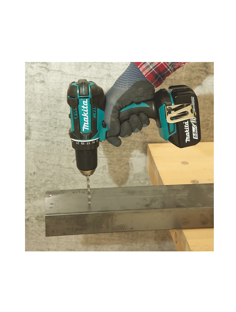 Аккумуляторная дрель-шуруповерт Makita DDF482RME 18В, 62 Нм, 1 900 об/мин