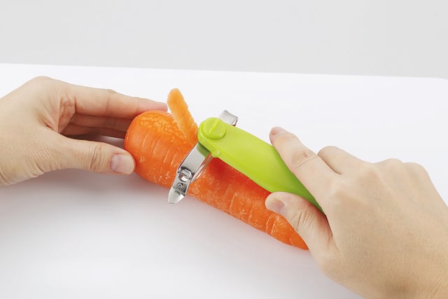 Овощечистка, пластиковая рукоять