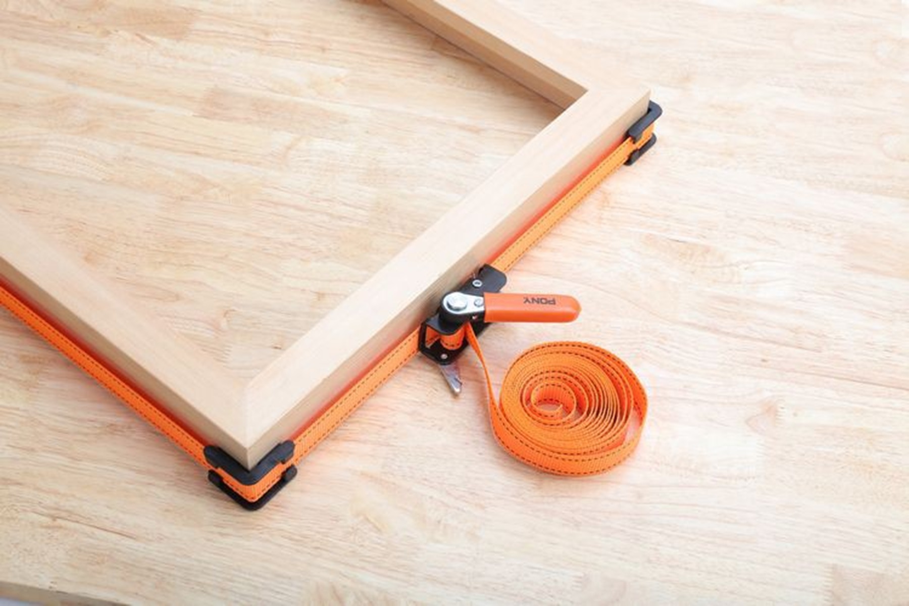 Струбцина ленточная  классическая с храповиком  лента 4,5мх25 мм  усилие до 450 кг Pony