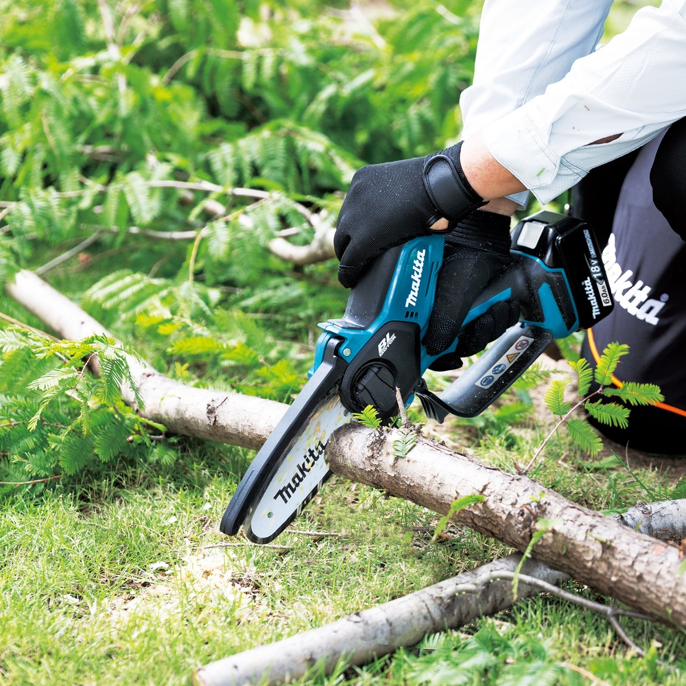 Пила цепная аккумуляторная Makita DUC150Z LXT BL 18В, 320 Вт, 6"/15 см, 0,325", 1,1мм, 8 м/с, XPT, без акб и ЗУ