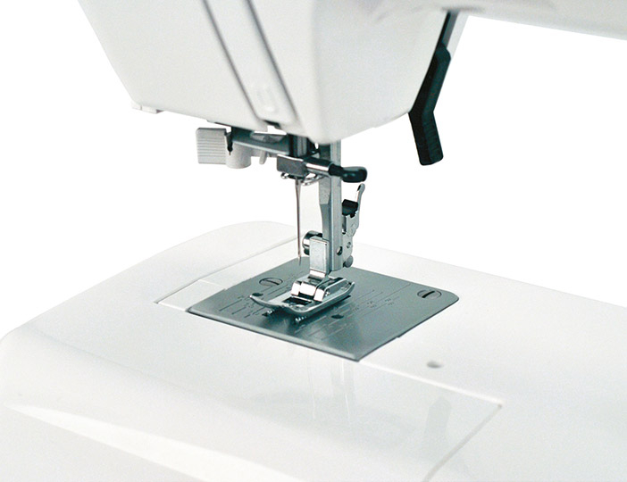 Электромеханическая швейная машина Elna PE1022