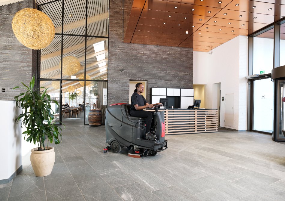 Поломоечная машина c местом для оператора AS710R-CN