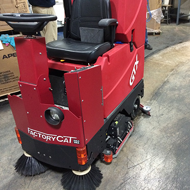 Поломоечно-подметальная машина с цилиндрическими щётками GTX 30C