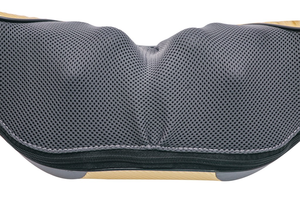 Массажер с инфракрасным прогревом GOCHU HPM-700