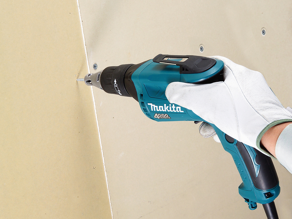 Шуруповерт электрический с автоподачей саморезов Makita FS4000JX2 570 Вт, 4000 об/мин