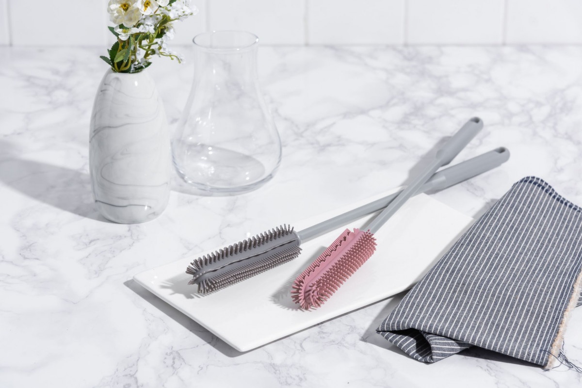 Силиконовая щетка для мытья бутылок тонкая KF Pastel