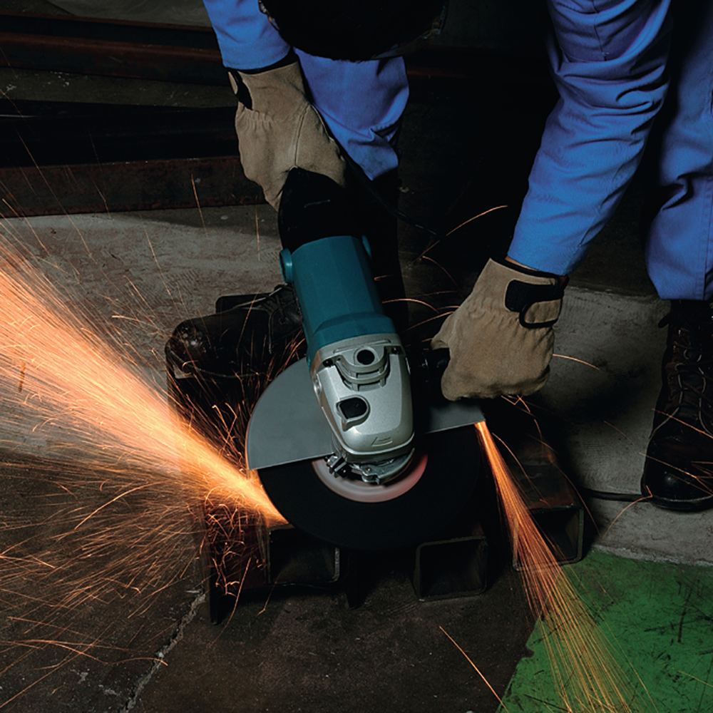 Угловая шлифовальная машина электрическая Makita GA9010C 2000 Вт, 230 мм, 6000 об/мин