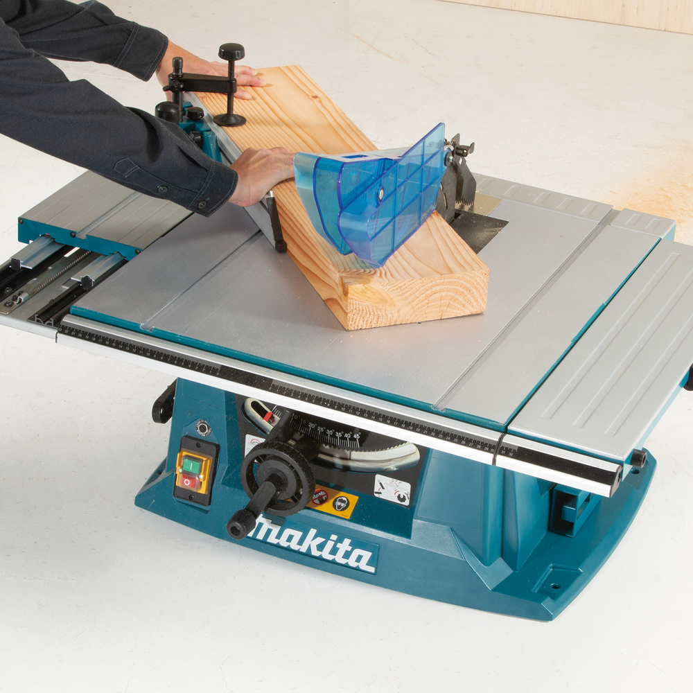 Настольный распиловочный станок  Makita MLT100N 1500 Вт, 260 мм, 4300 об/мин