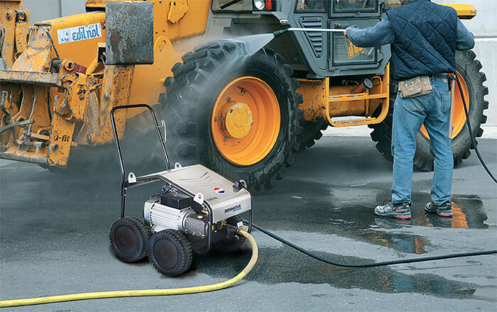 Мойка высокого давления без подогрева воды с бензиновым двигателем MAGNUM 200/41-4S