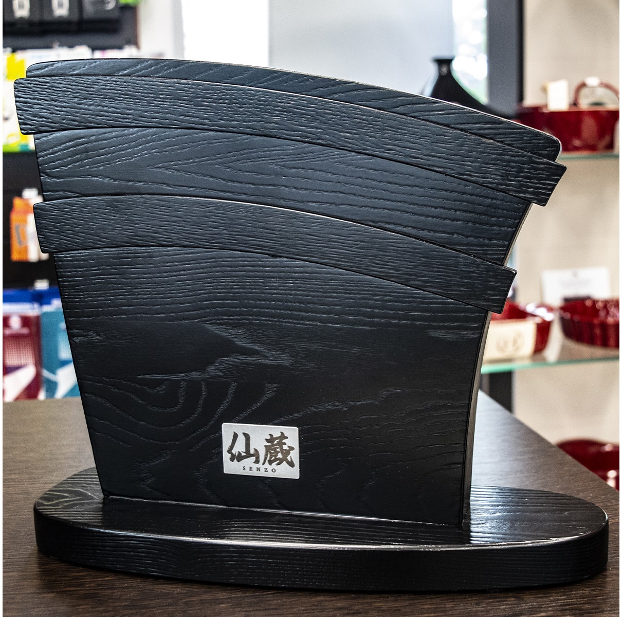 Магнитная подставка для  6-ти кухонных ножей