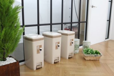 Мусорное ведро с педалью Datum 20 л. квадратное