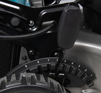 Газонокосилка аккумуляторная Makita LM002GZ XGT 40v MAX, 1900 Вт, дека 53 см, травосб. 70 л, привод 1,5-5 км/ч, 4в1, WG, без акб и ЗУ