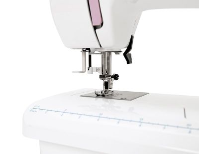 Электромеханическая швейная машина Janome HD1015