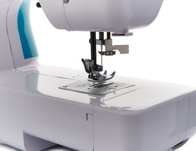 Электронная швейная машина CHAYKA NEW WAVE 4030