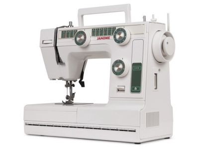Компьютерная швейная машина Janome HD6130