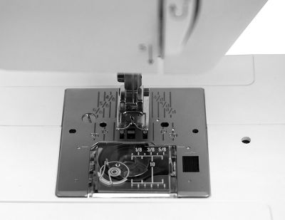 Электромеханическая швейная машина Janome Clio 325