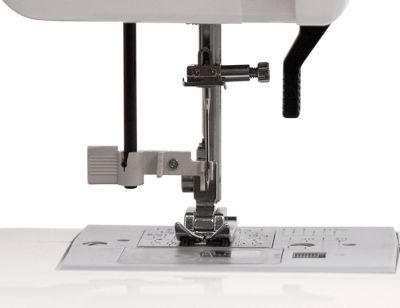 Электромеханическая швейная машина Janome 5117