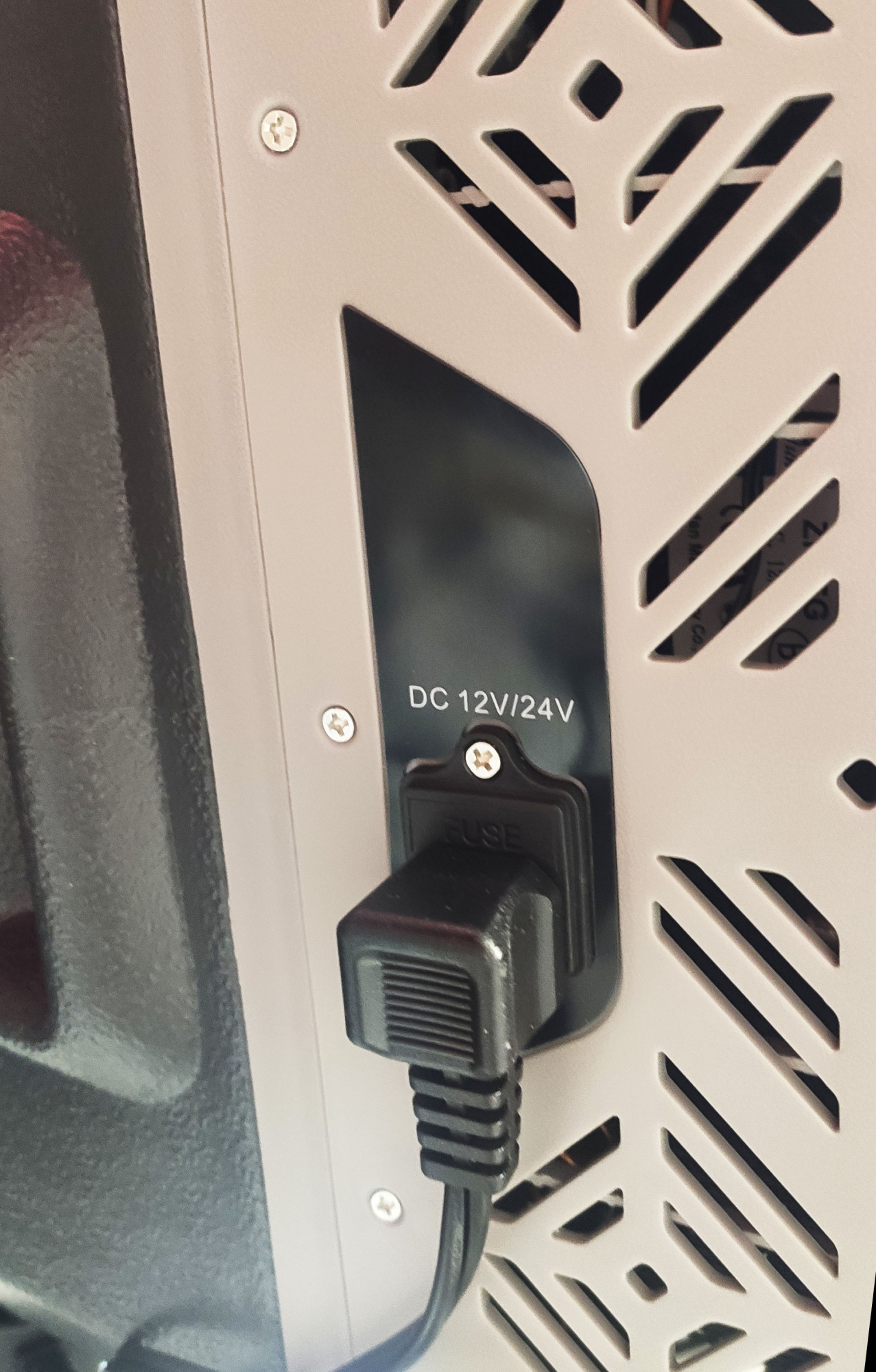 Холодильник дорожный на колесах C50