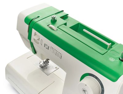 Электромеханическая швейная машина CHAYKA модель ЧАЙКА 134А