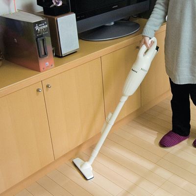 Пылесос аккумуляторный Makita CL070DS 7.2В, 1х1,0 Ач Li-ion, 1200 л\м, 18 мбар, 0.6 л