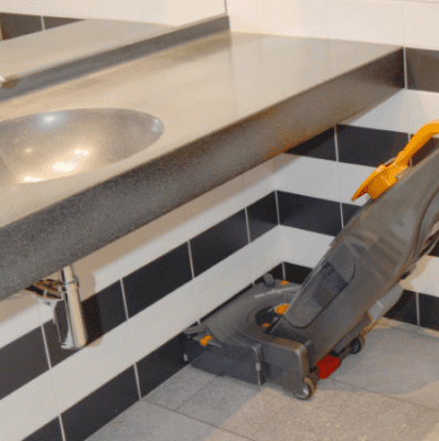 Ультра-компактная вертикальная аккумуляторная поломоечная машина TASKI Swingo 150 B Li-Ion