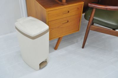 Мусорное ведро с педалью Datum 20 л. квадратное