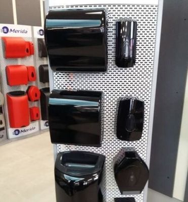 Диспенсер листовой туалетной бумаги  MERIDA PIANO BLACK LINE BUC451