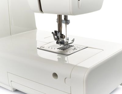 Электромеханическая швейная машина CHAYKA ЧАЙКА 145М