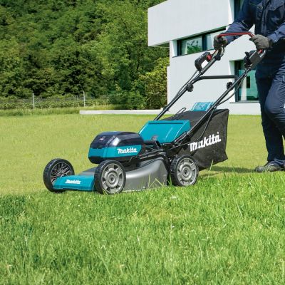 Газонокосилка аккумуляторная Makita LM002GZ XGT 40v MAX, 1900 Вт, дека 53 см, травосб. 70 л, привод 1,5-5 км/ч, 4в1, WG, без акб и ЗУ