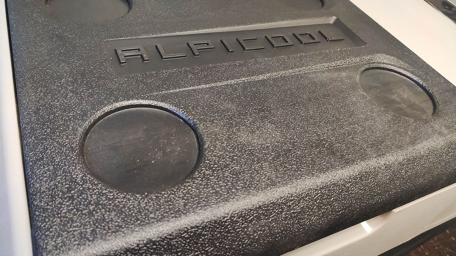 Холодильник дорожный на колесах C50