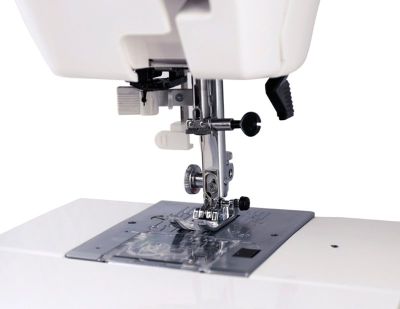 Электромеханическая швейная машина Janome ArtDecor 718A