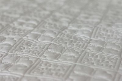 Простыня стеганая GOCHU Clover Q 155*210 серый