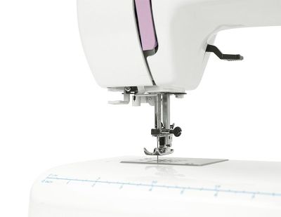Электромеханическая швейная машина Janome HD1015