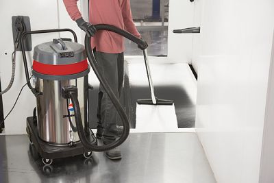 Пылесос для сухой и влажной уборки GREEN 623-BM